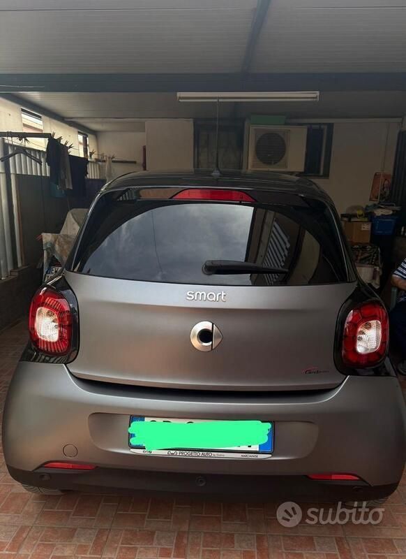 Usata Smart ForFour 75 CV (55 kW) 2019 Grigio Utilitaria