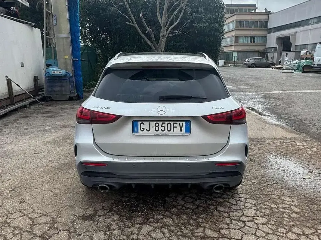 Usata Mercedes GLA35 AMG AMG 306 CV (225 kW) 2022 Argento SUV