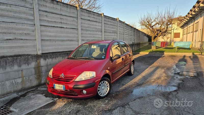 Usata 2002 Citroën C3 Tre volumi | 2000 € - Immagine 1/4