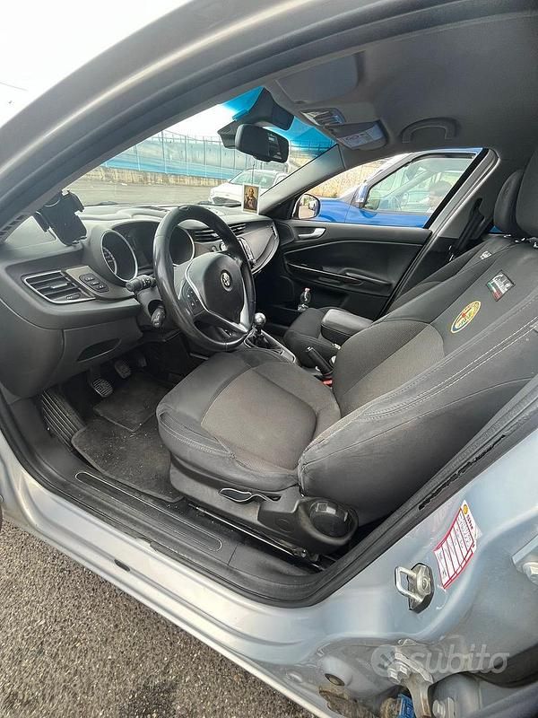Usata Alfa Romeo Giulietta 105 CV (77 kW) 2016 Utilitaria