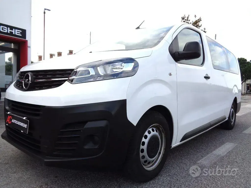 Usata Opel Vivaro-e Combi 150 CV (110 kW) 2021 Bianco Monovolume
