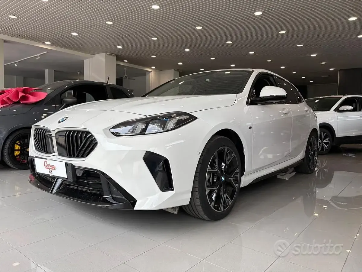 Usata BMW 120 M Sport 163 CV (119 kW) 2025 Alpine white Utilitaria