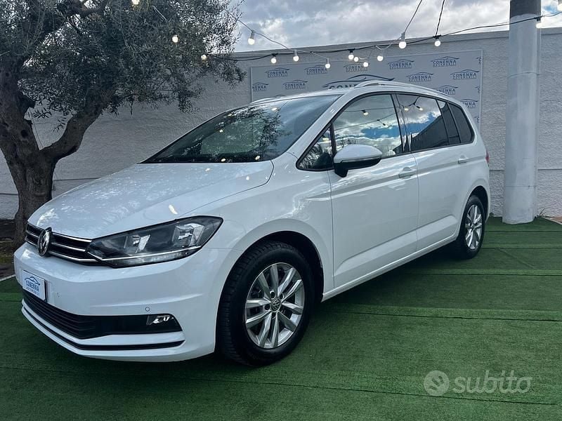 Bianco Usata 2019 VW Touran Executive Monovolume | 16.500 € (Buon prezzo) - Immagine 1/4