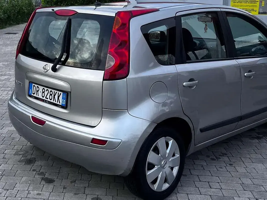 Usata Nissan Note 88 CV (64 kW) 2008 Grigio Utilitaria