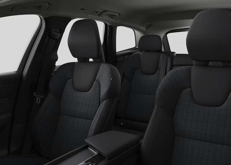 Nuova Volvo XC60 Core 349 CV (256 kW) 2025 Grigio SUV