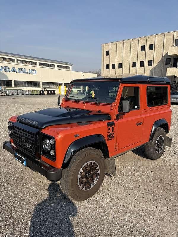 Usata Land Rover Defender S 122 CV (89 kW) 2015 Arancione SUV