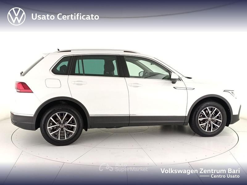 Usata VW Tiguan Life 122 CV (89 kW) 2022 Bianco SUV