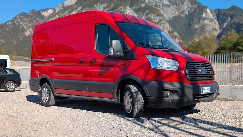 Usata Ford Transit Trend 130 CV (95 kW) 2017 Rosso Berlina
