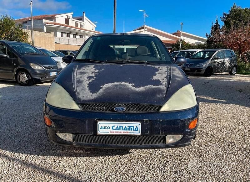 Usata Ford Focus 89 CV (65 kW) 2000 Blu Station wagon