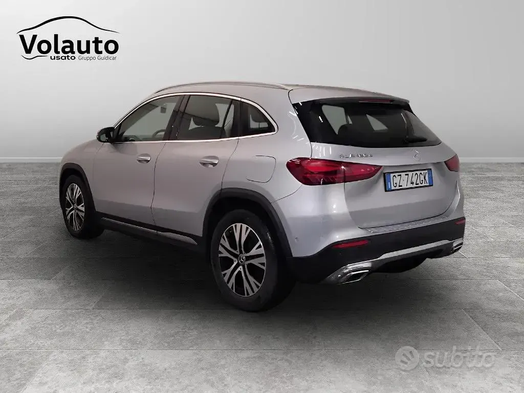 Usata Mercedes GLA180 Advanced 116 CV (85 kW) 2025 Argento SUV