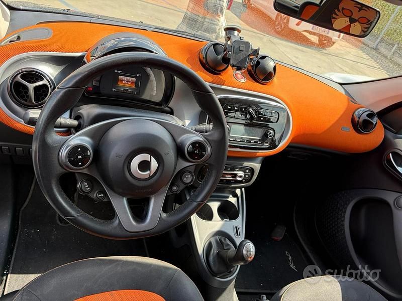 Usata Smart ForFour 71 CV (52 kW) 2016 Nero Utilitaria
