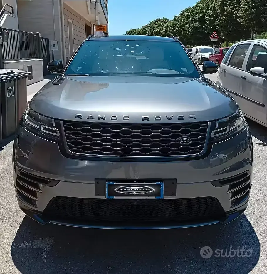 Usata Land Rover Range Rover Velar R-Dynamic 241 CV (177 kW) 2017 Grigio SUV