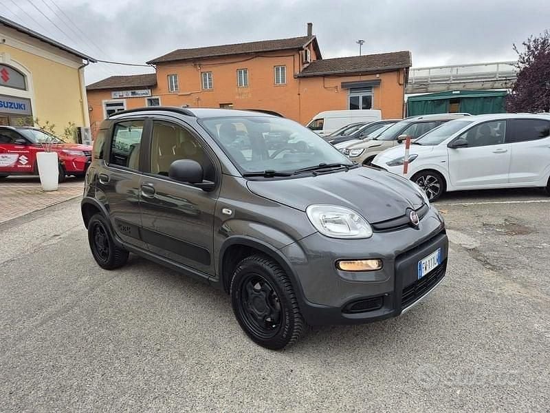 Usata Fiat Panda 4x4 S 86 CV (63 kW) 2019 Other Utilitaria