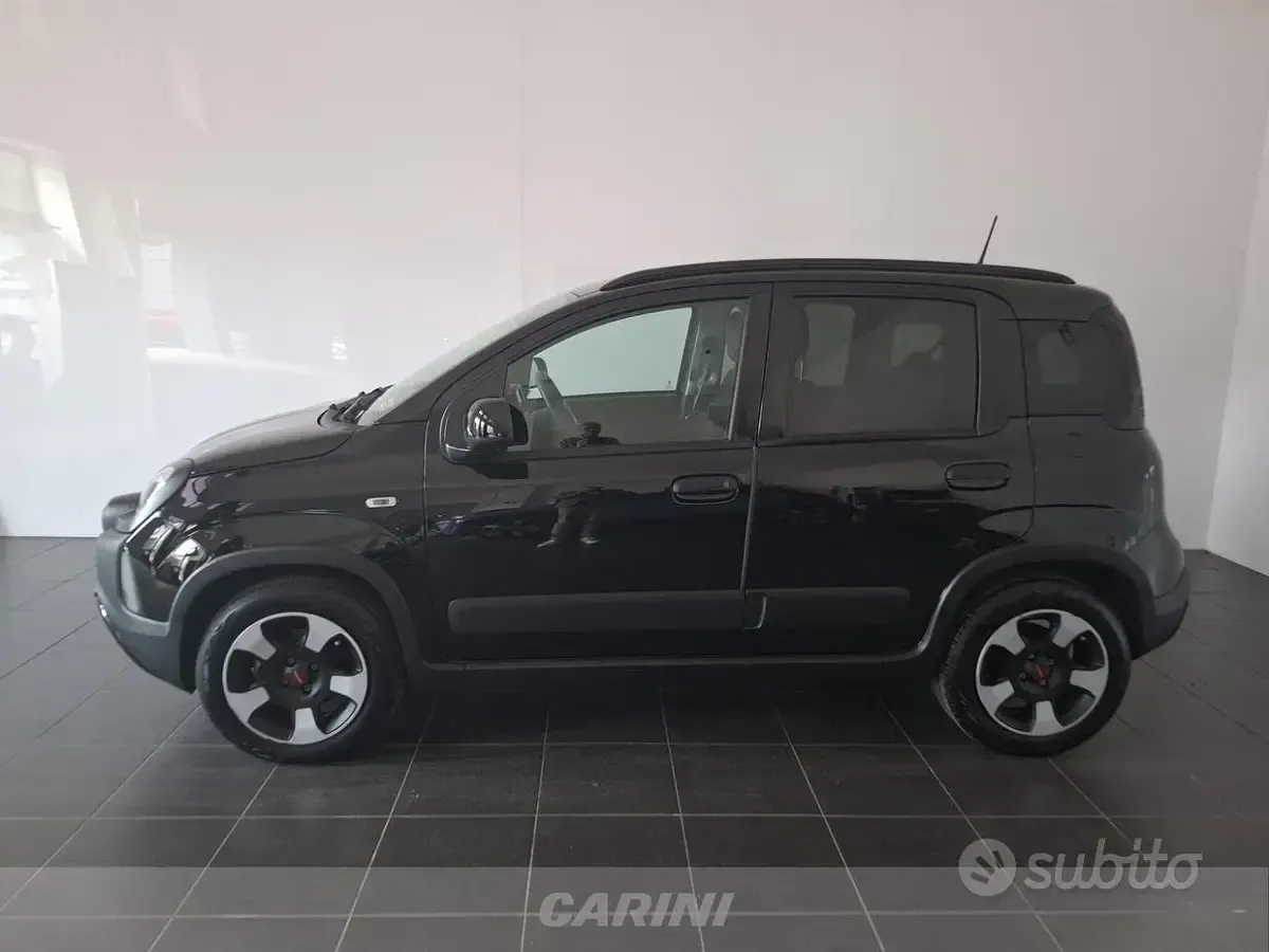 Usata Fiat Panda Cross Cross 70 CV (51 kW) 2024 Nero Utilitaria