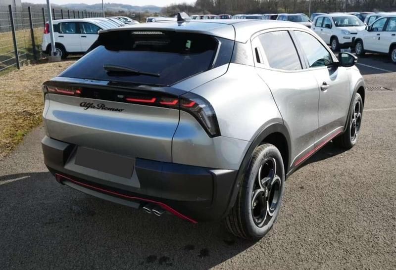 Nuova Alfa Romeo Junior Edizione Speciale 145 CV (106 kW) 2025 Grigio SUV