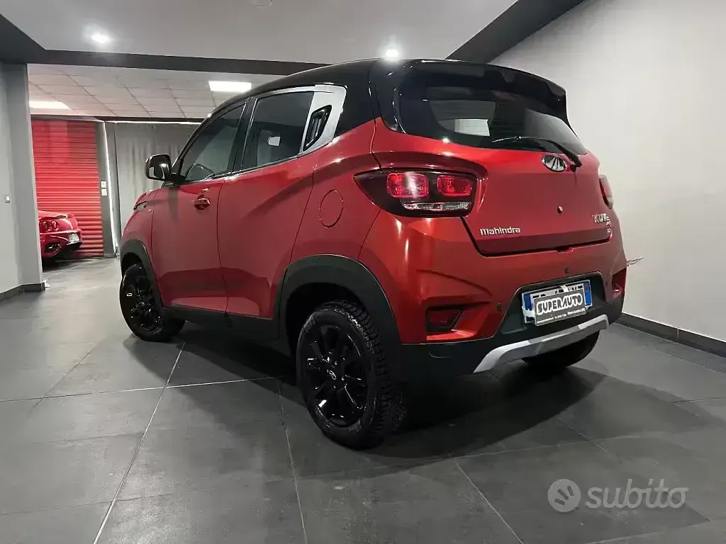 Usata Mahindra KUV100 83 CV (61 kW) 2019 Bordeaux SUV