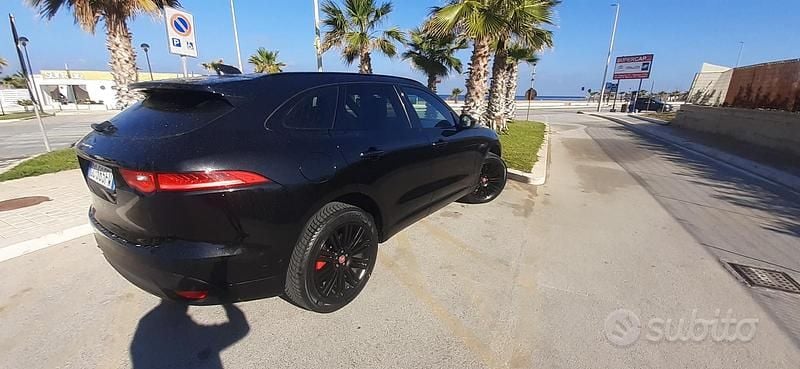 Usata Jaguar F-Pace R-Sport 180 CV (132 kW) 2017 Nero SUV