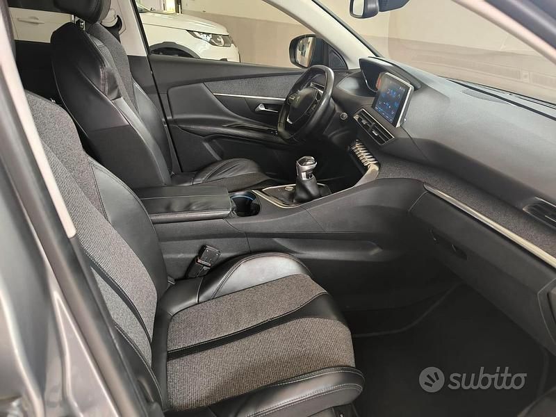 Usata Peugeot 3008 150 CV (110 kW) 2017 Grigio SUV