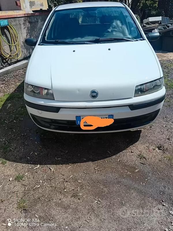 Usata Fiat Punto 60 CV (44 kW) 2002 Bianco Utilitaria
