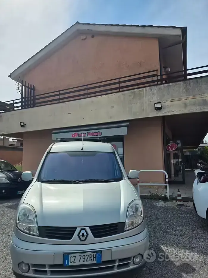 Usata Renault Kangoo 68 CV (50 kW) 2006 Grigio Monovolume
