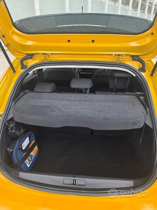 Usata Peugeot 208 Active 75 CV (55 kW) 2020 Giallo Utilitaria