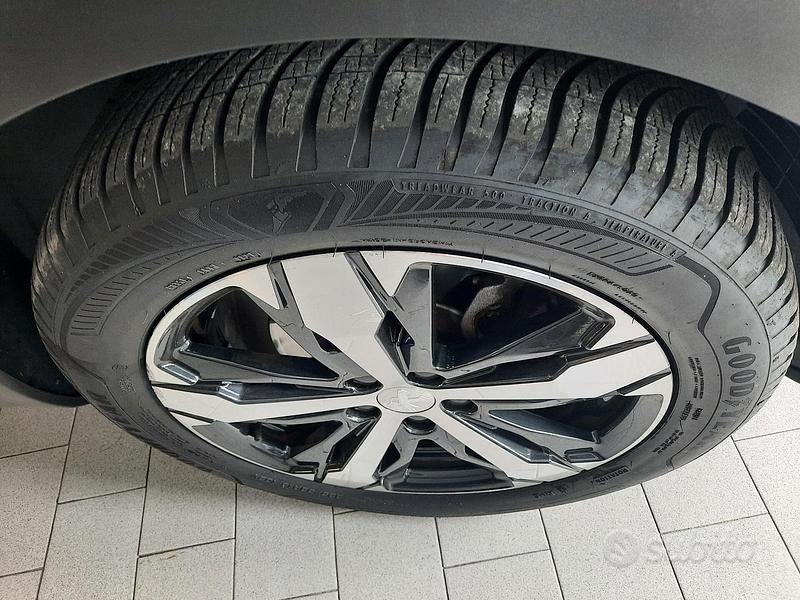 Usata Peugeot 5008 GT 130 CV (95 kW) 2023 Blu SUV