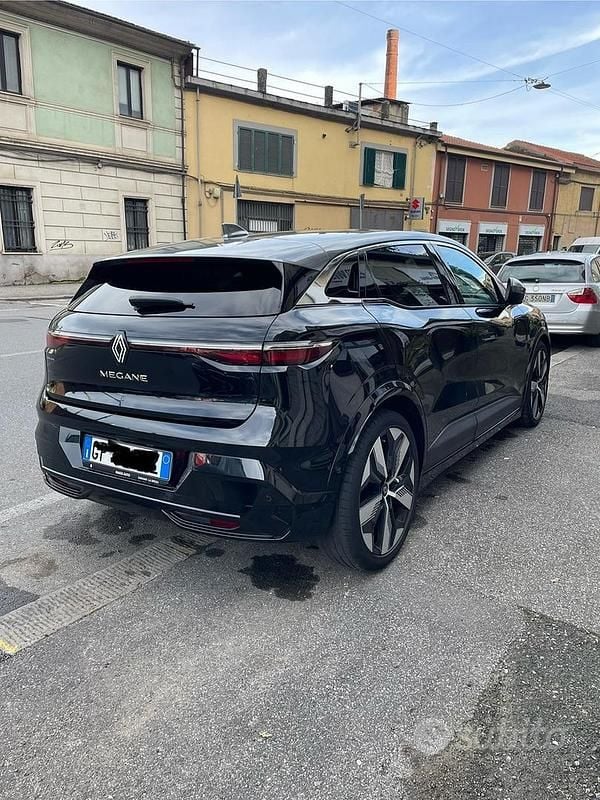 Usata Renault Megane E-Tech 161 kW (220 CV) 2023 Nero Berlina