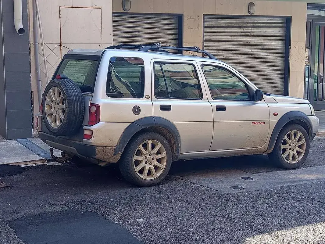Usata Land Rover Freelander 111 CV (81 kW) 2005 Argento SUV
