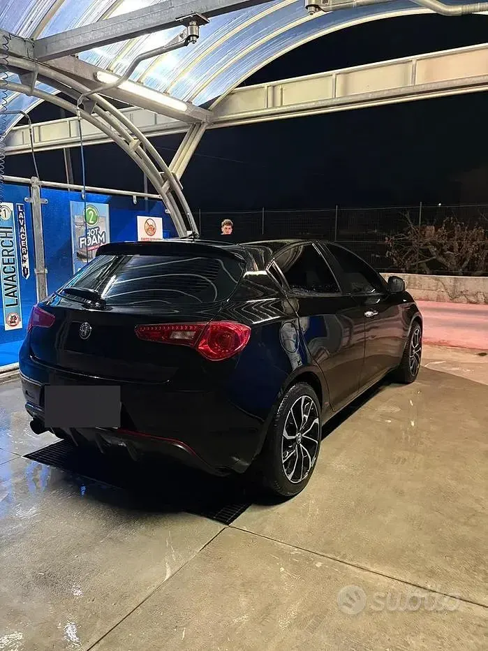Usata Alfa Romeo Giulietta 105 CV (77 kW) 2013 Nero Utilitaria