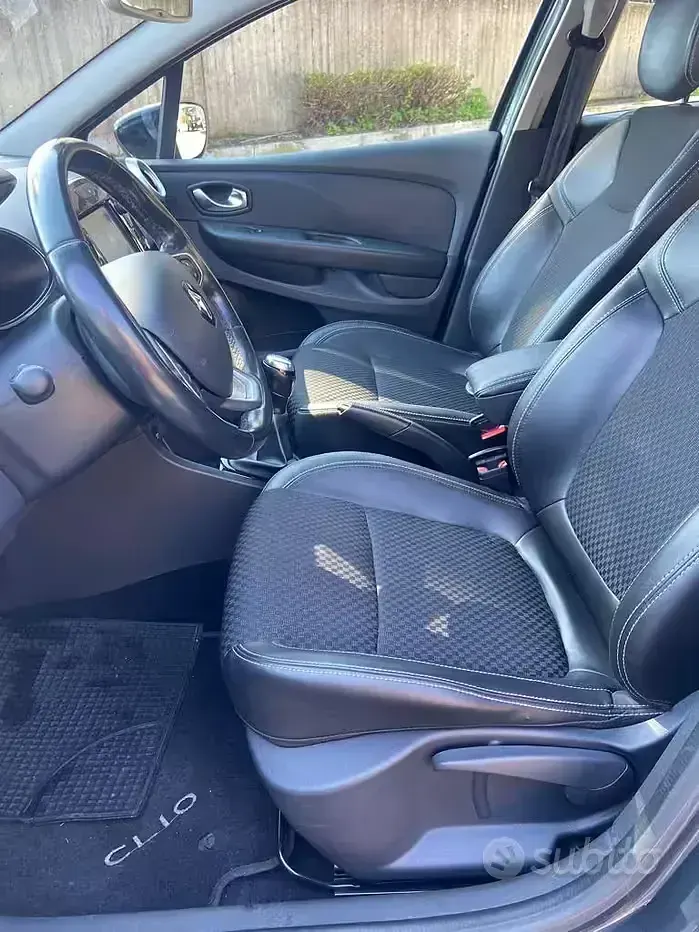 Usata Renault Clio 90 CV (66 kW) 2018 Grigio Utilitaria