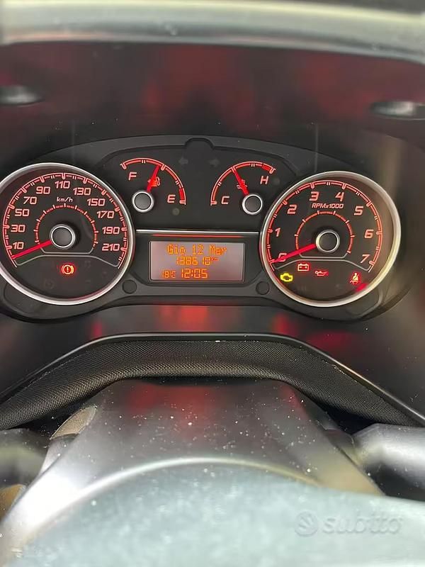 Usata Fiat Doblò 105 CV (77 kW) 2019 Grigio Monovolume