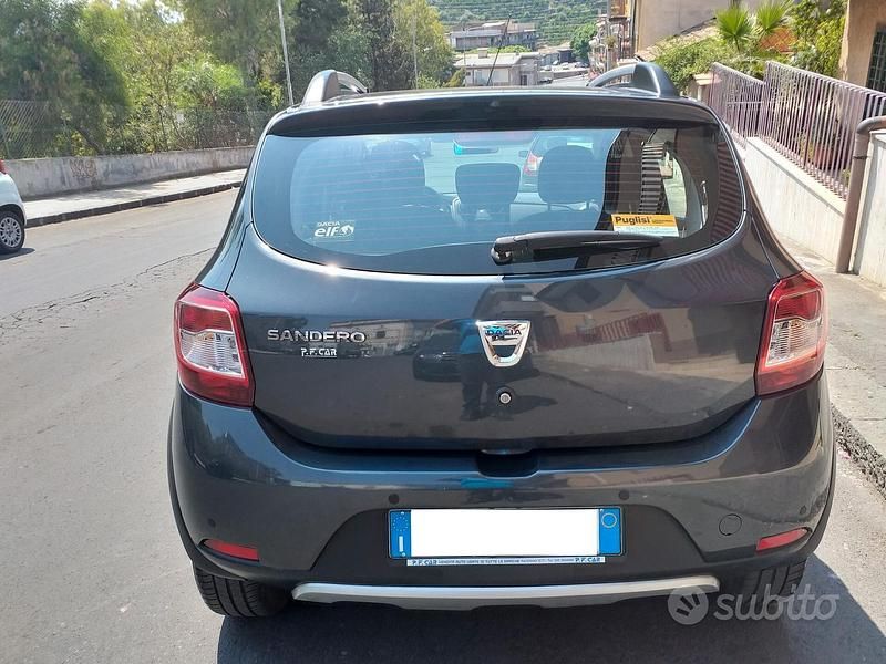 Usata Dacia Sandero Stepway 90 CV (66 kW) 2018 Grigio Berlina