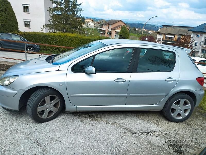 Usata Peugeot 307 107 CV (78 kW) 2001 Grigio Utilitaria