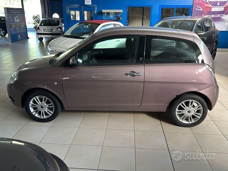 Usata Lancia Ypsilon 60 CV (44 kW) 2010 Beige Utilitaria