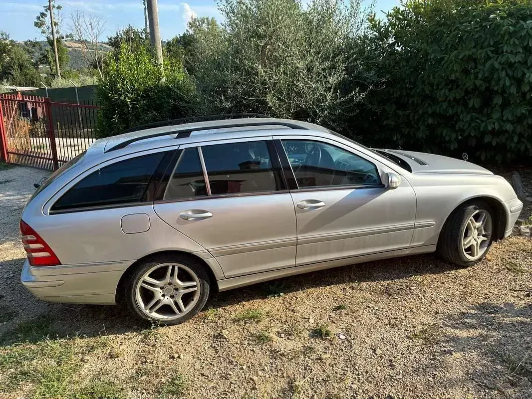 Usata Mercedes C200 Classic 116 CV (85 kW) 2003 Station wagon
