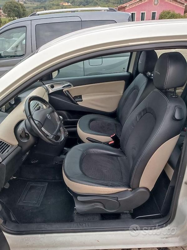 Usata Lancia Ypsilon 75 CV (55 kW) 2010 Bianco Utilitaria