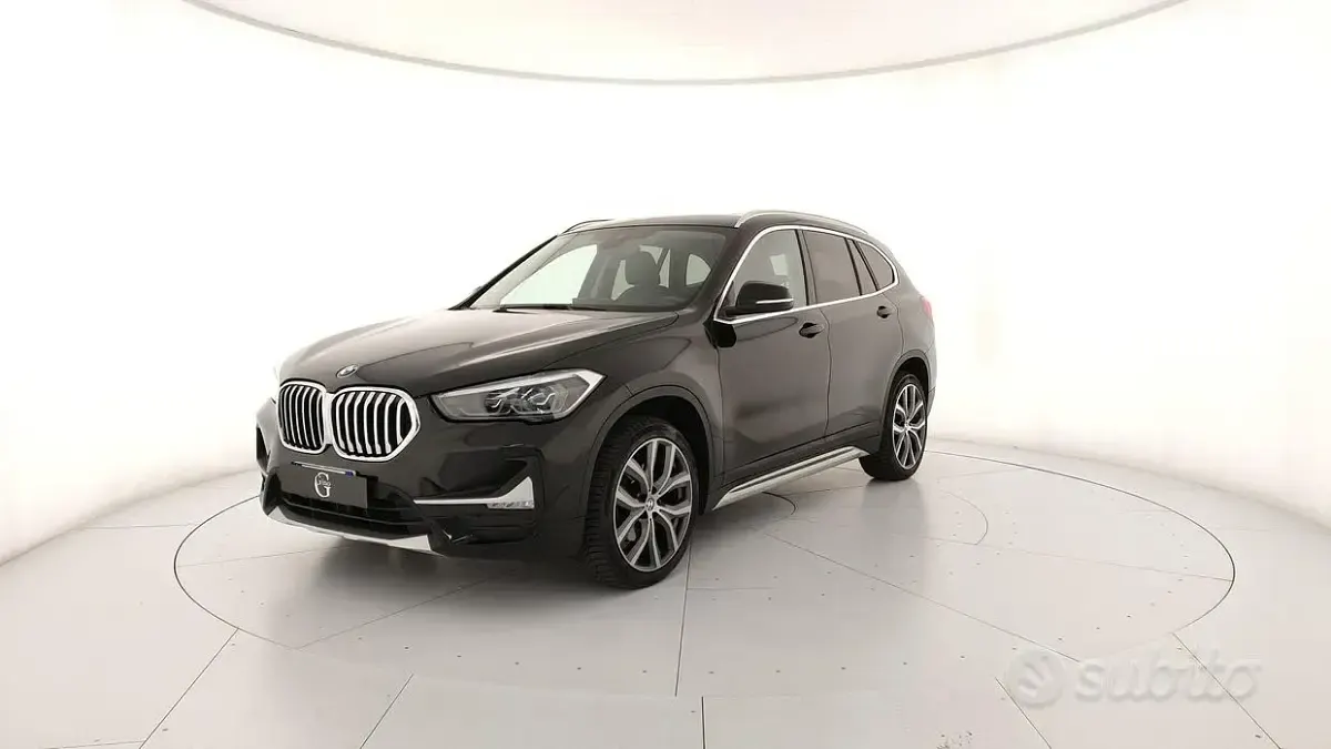 Käytetty BMW X1 xLine 150 HP (110 kW) 2022 Katumaasturi