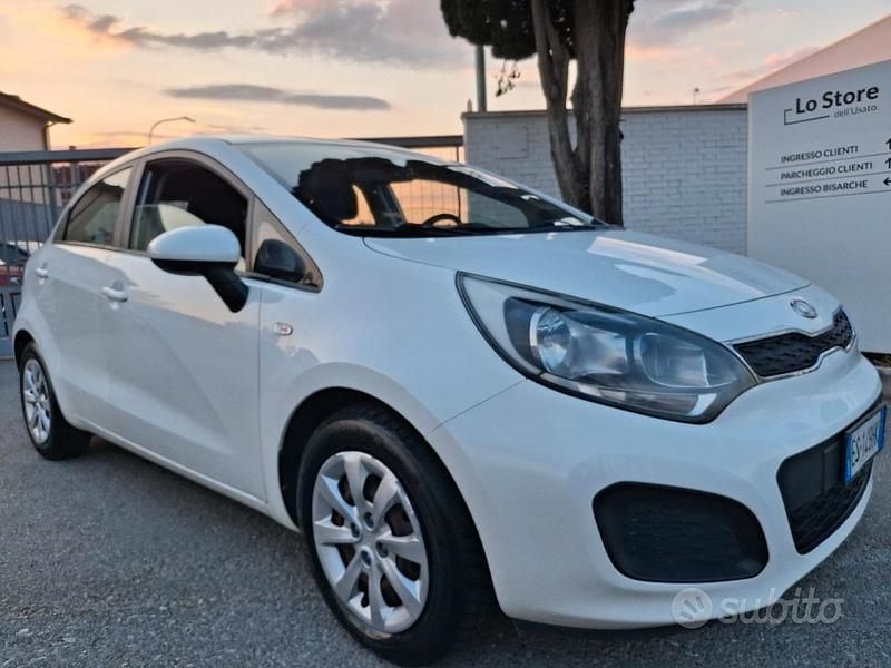 Usata Kia Rio EX 75 CV (55 kW) 2013 Bianco Berlina