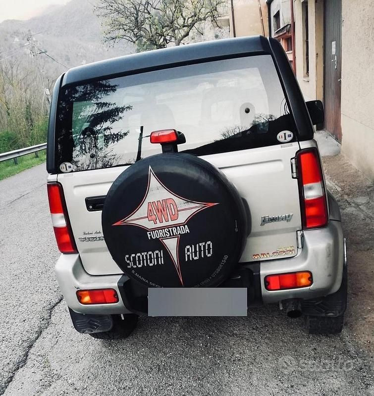 Usata Suzuki Jimny 65 CV (47 kW) 2005 Grigio SUV