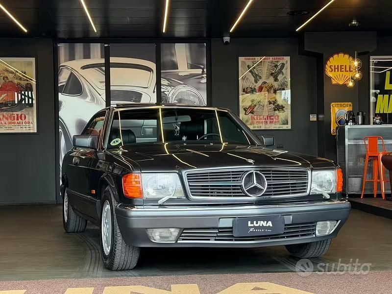 Usata Mercedes 560 299 CV (219 kW) 1992 Grigio Coupé