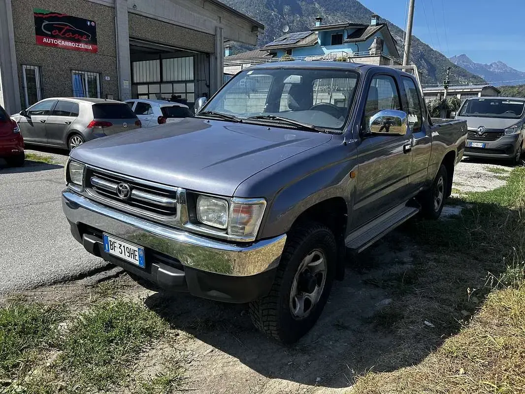 Usata Toyota HiLux SR5 90 CV (66 kW) 1999 Pick-up