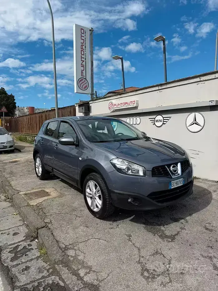 Usata Nissan Qashqai Acenta 115 CV (84 kW) 2010 Grigio SUV