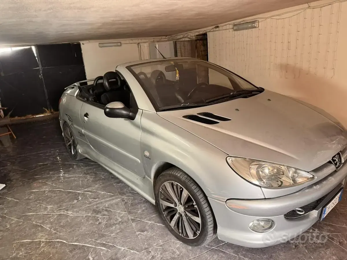 Usata Peugeot 206 109 CV (80 kW) 2003 Grigio Cabrio