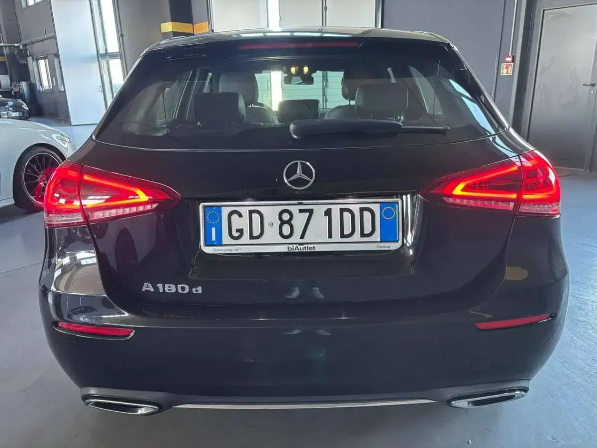 Usata Mercedes A180 Executive 116 CV (85 kW) 2021 Nero Berlina