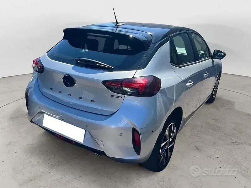 Usata Opel Corsa 100 CV (73 kW) 2025 Grigio Utilitaria