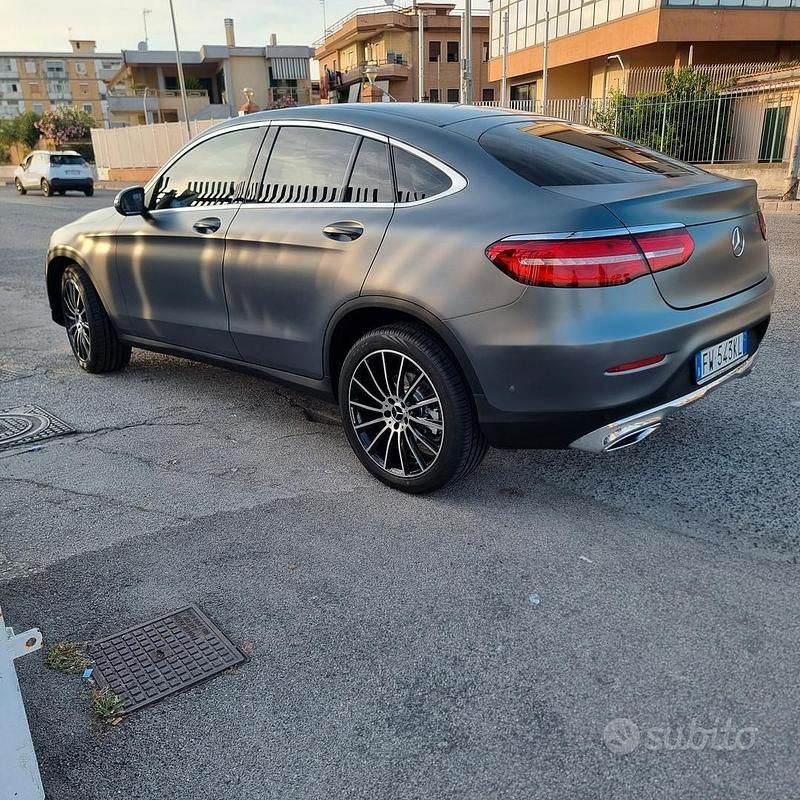 Usata Mercedes GLC250 204 CV (150 kW) 2019 Grigio SUV