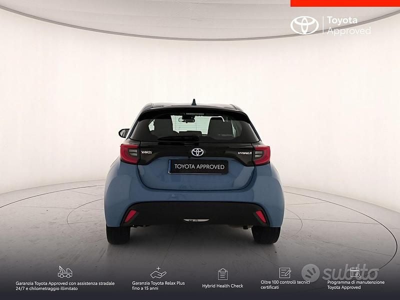 Usata Toyota Yaris Hybrid Trend 116 CV (85 kW) 2021 Blu Berlina