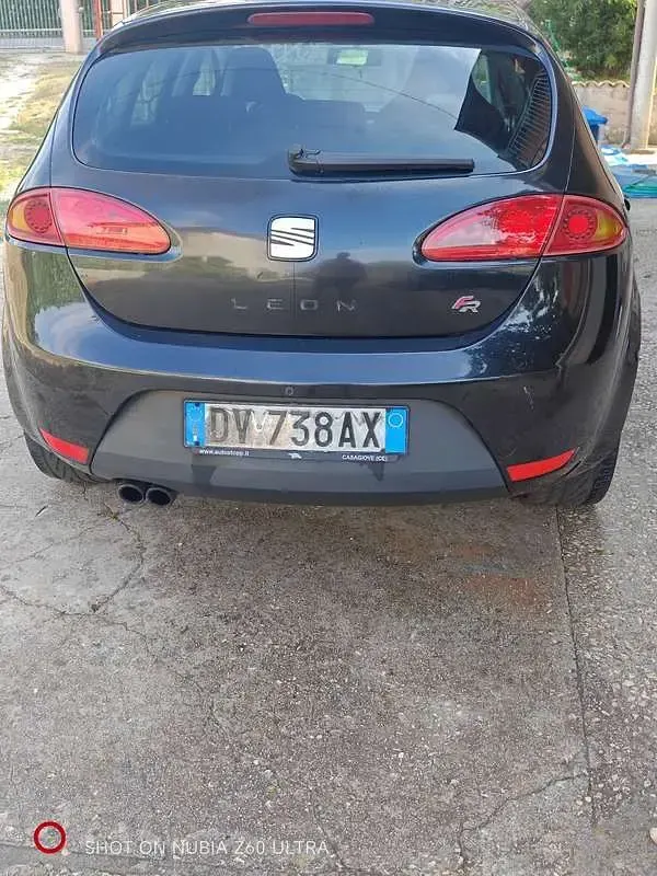 Usata Seat Leon FR 170 CV (125 kW) 2009 Nero Utilitaria