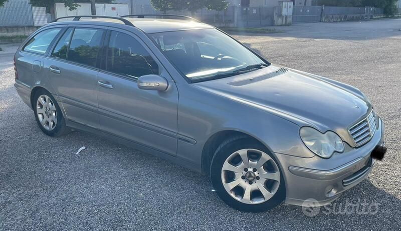 Usata Mercedes C220 150 CV (110 kW) 2006 Station wagon
