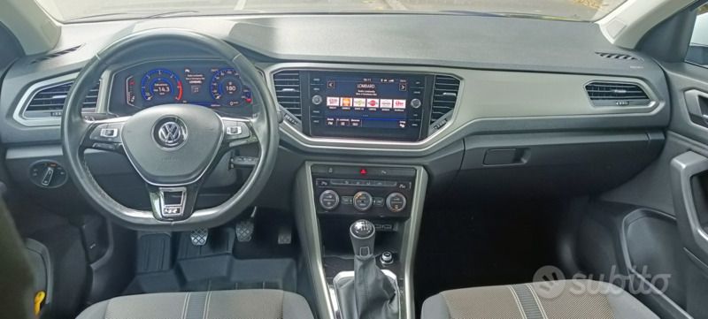 Usata VW T-Roc 116 CV (85 kW) 2020 Blu SUV